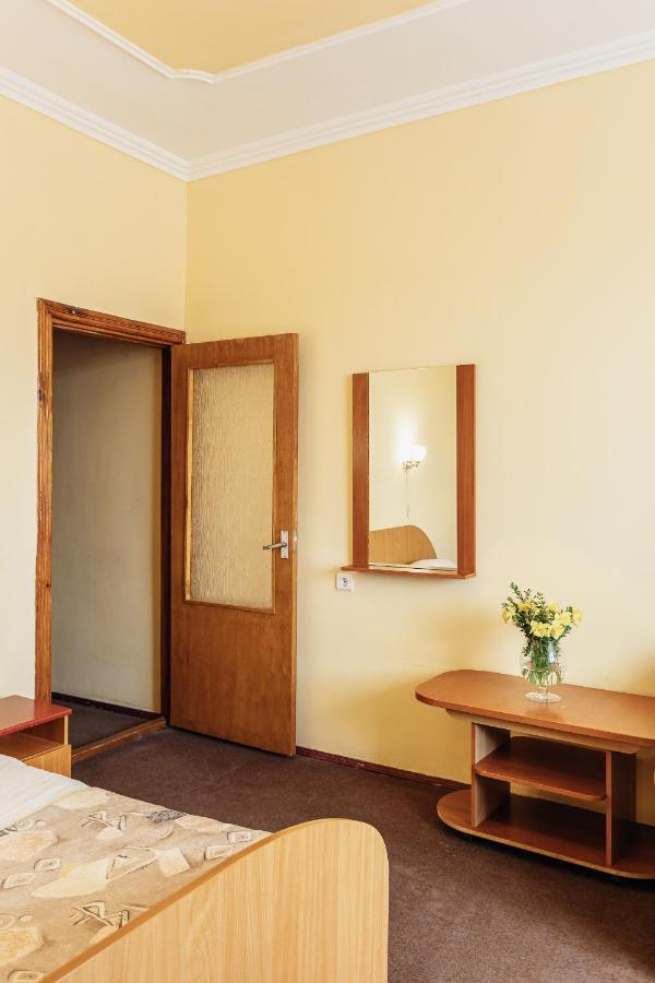 Hotel Vesna Truszkavec Kültér fotó